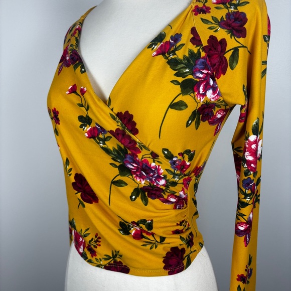 Floral Criss Cross Long Sleeve Tee V Neck - Picture 5 of 5